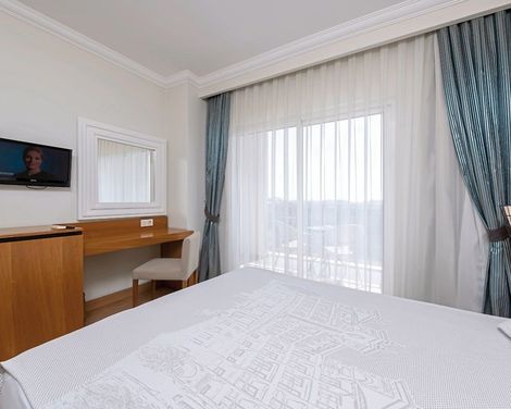 LRS Lake & River Side Hotel & Spa-4