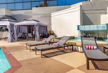 Hotel, Hilton Orange County / Costa Mesa