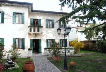 Hotel, Villa Crispi