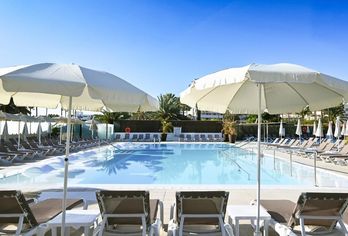 HL Miraflor Suites Hotel