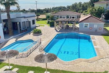 Hotel, Zeus Studios & Apartments