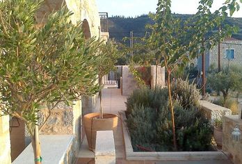 Hotel, Mani Stone Towers
