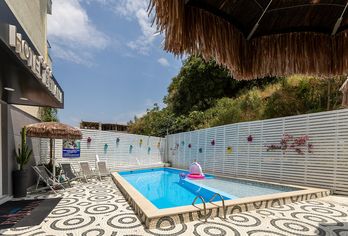Hotel, Hotel Britania