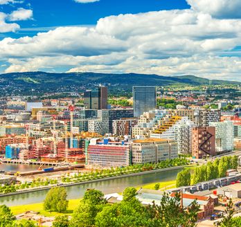 Wunderschönes Stadtbild von Oslo an einem Sommertag.
