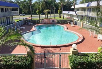 Hotel, Motel 6 Daytona Beach, FL - Speedway