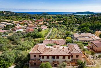 Hotel, Le Domus de Chia