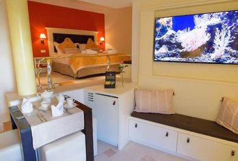 Hotel, Hospederia La Casa