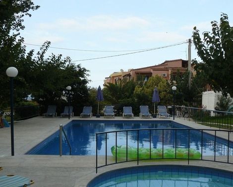 Leonidas Studios & Apartments-3