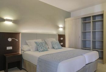 Hotel, Hotel ILUNION Palmanova Mallorca