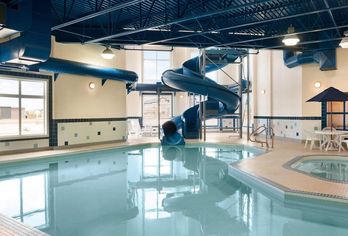 Hotel, Ramada by Wyndham Niagara Falls/Fallsview