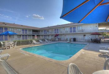 Hotel, Motel 6 San Antonio - Fiesta