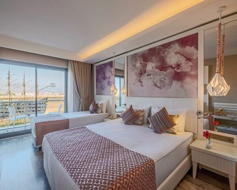 Diamond Premium Hotel & Spa-3