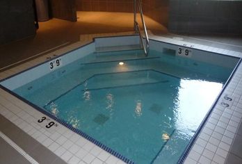 Hotel, Ramada by Wyndham Kamloops