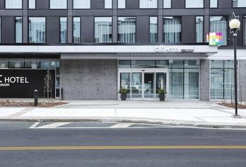 Hotel, Alt Hotel St. John's