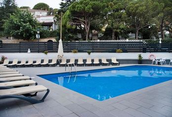 Hotel, Summer