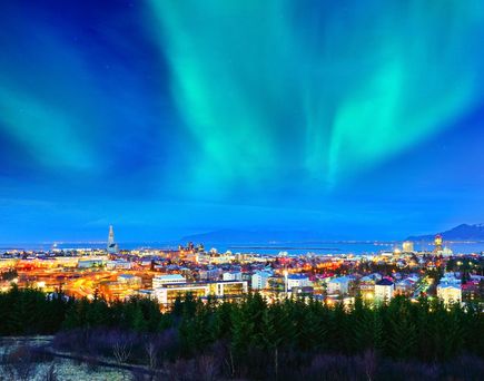 Polarlichter über Reykjavik