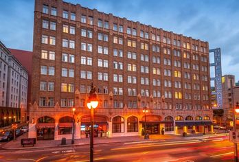 Hotel, The Pickwick Hotel