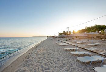 Hotel, Akti Beach Club