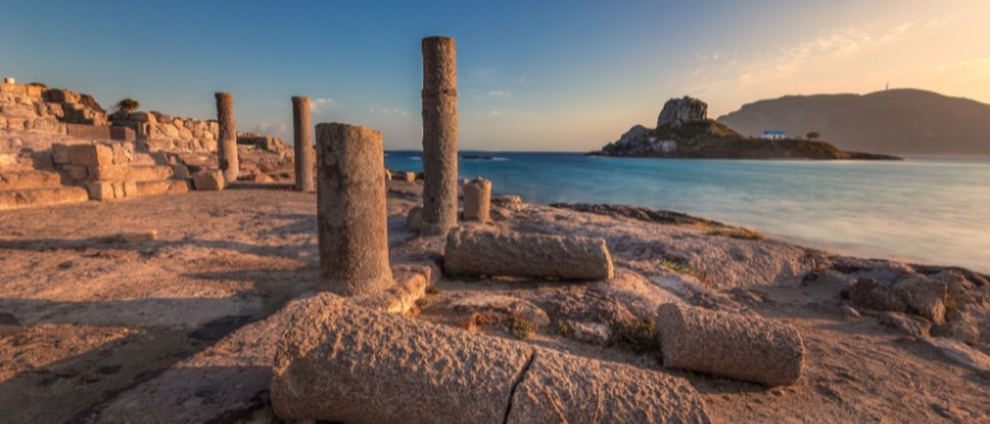 Säulen von der Basilika von Agios Stefanos