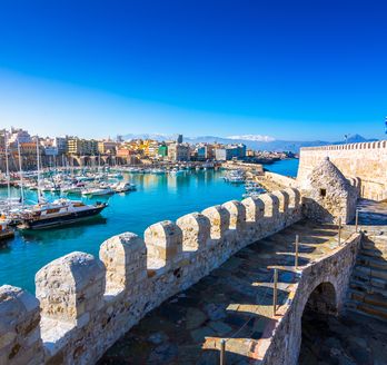 Hafen von Heraklion mit Schiffen