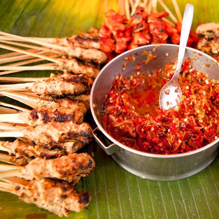 Straßenküchen bieten Gegrilltes in süß, sauer und scharf