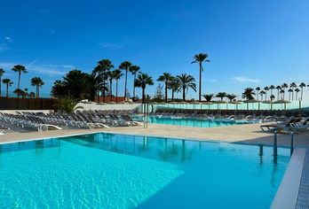 Hotel, HL Miraflor Suites Hotel