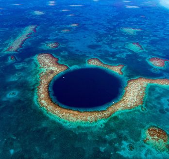Blue Hole Belize am Light House Reef