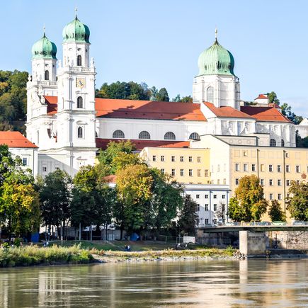 Urlaub im deutschen Mittelgebirge Bayerischer Wald Passau am Inn