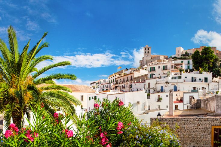 Ibiza Urlaub für junge Leute Hotels Pauschalreise Panorama of Ibiza