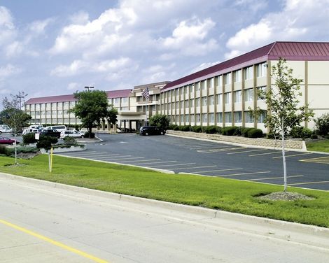 Best Western Plus Chicago Hillside-0