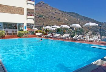 Hotel, Bay Palace