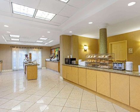 La Quinta Inn & Suites by Wyndham Orlando I Drive/Conv Ctr-4