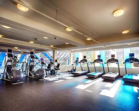 Pinnacle Hotel Vancouver Harbourfront-1