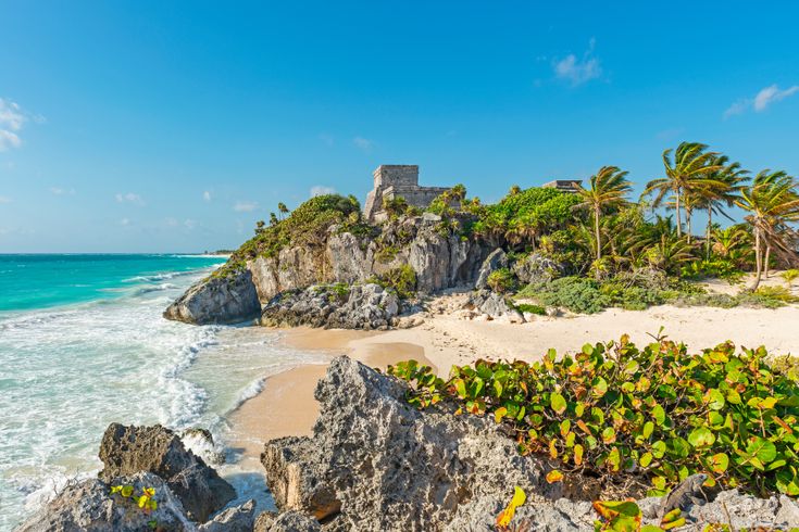 Maya Runinen in Tulum am türkisblauen Meer