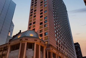 Hotel, Hilton Chicago/Magnificent Mile Suites