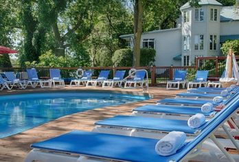 Hotel, Auberge Handfield