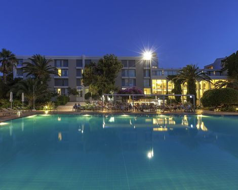 Caravia Beach Hotel & Bungalows-2