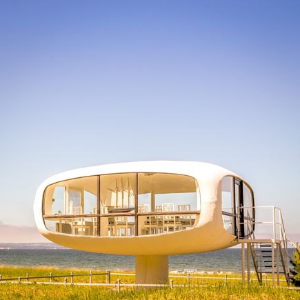 In diesem außergewöhnlichen Pavillon im Ostseebad Binz auf Rügen finden Trauungen statt 