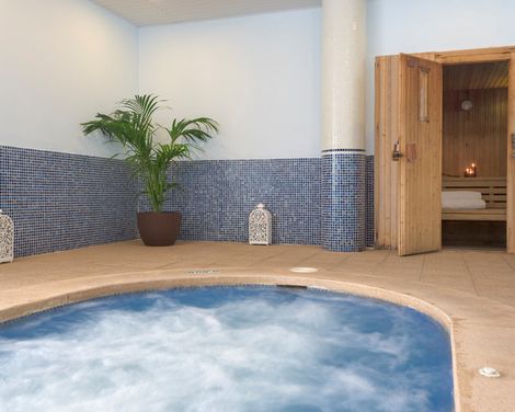 Tropic Garden Hotel & Apartments-1