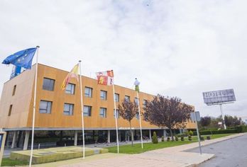 Hotel, Hotel El Espinar