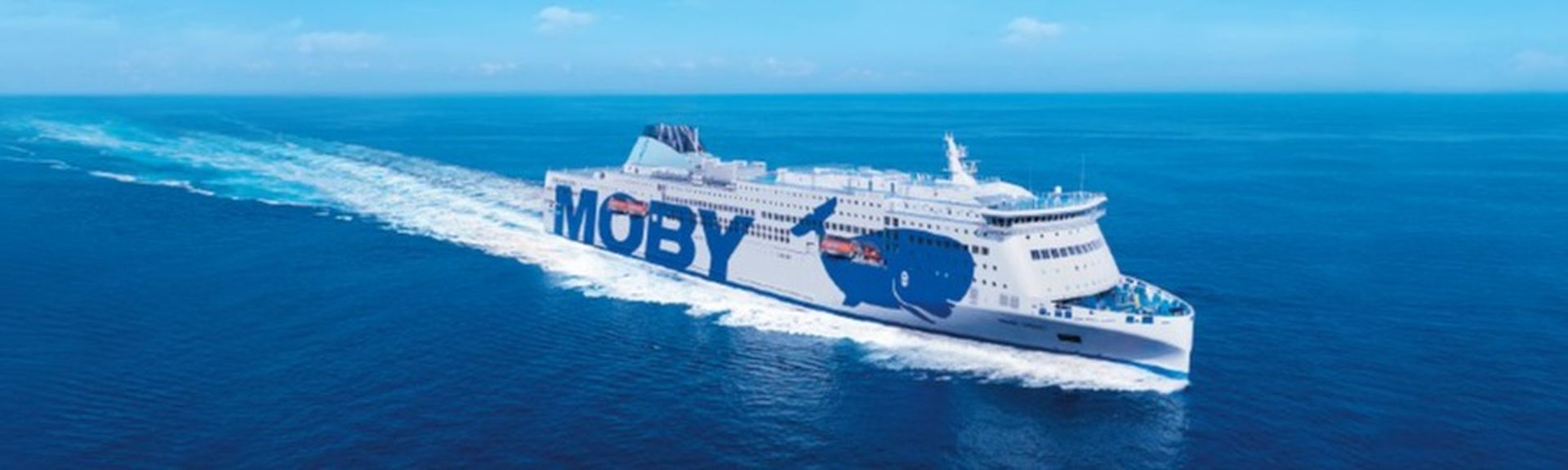 Mobylines Fähre auf dem Meer
