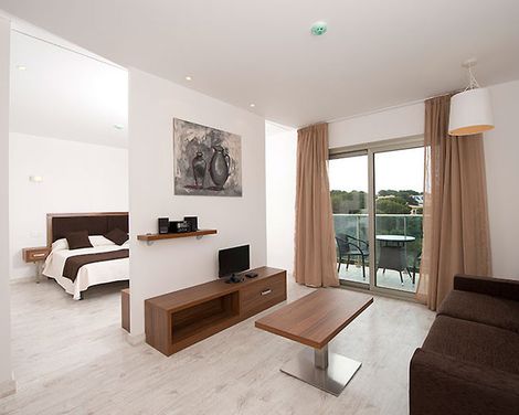 Aparthotel Portodrach-0
