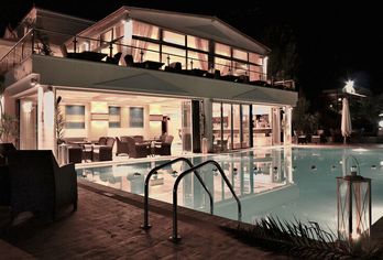 Belussi Beach Hotel & Suites