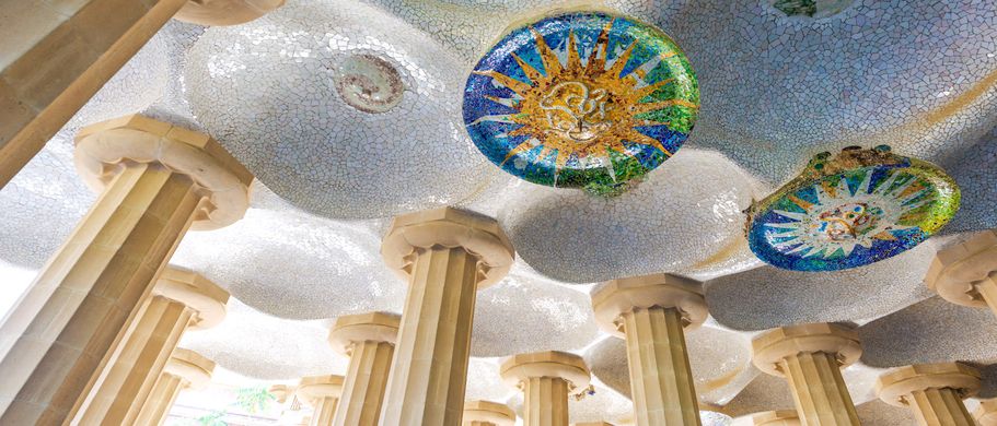 Deckenmosaike und beeindruckende Architektur