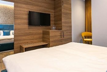Hotel, Teatro Suite & Rooms