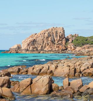 Castle Rock in Australien Blick auf das Meer