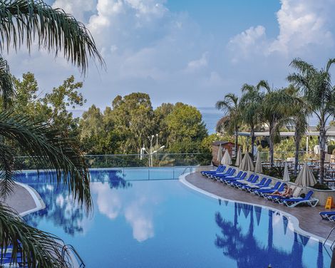 Michell Hotel Spa Beach Club-1