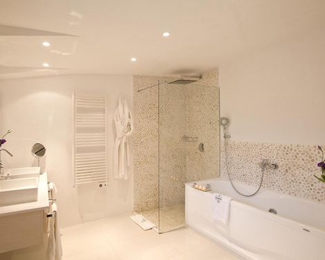 L'Hermitage Hotel & Spa-0