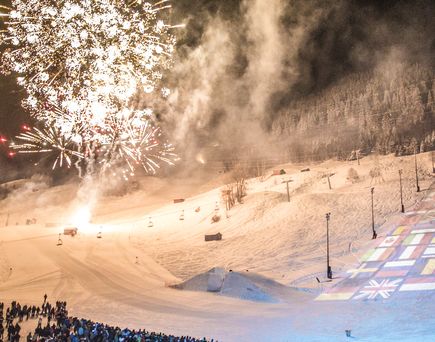 Feuerwerk und Lichtshow in St. Anton