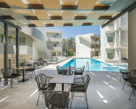 Summer Beach Hotel-2